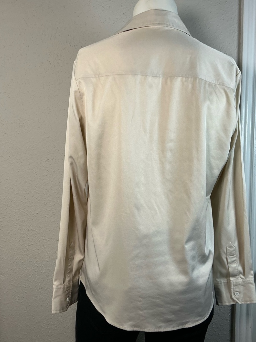 SHEIN Men's Long-Sleeve Satin Button-Up Shirt in Light Beige - Picture 4 of 9